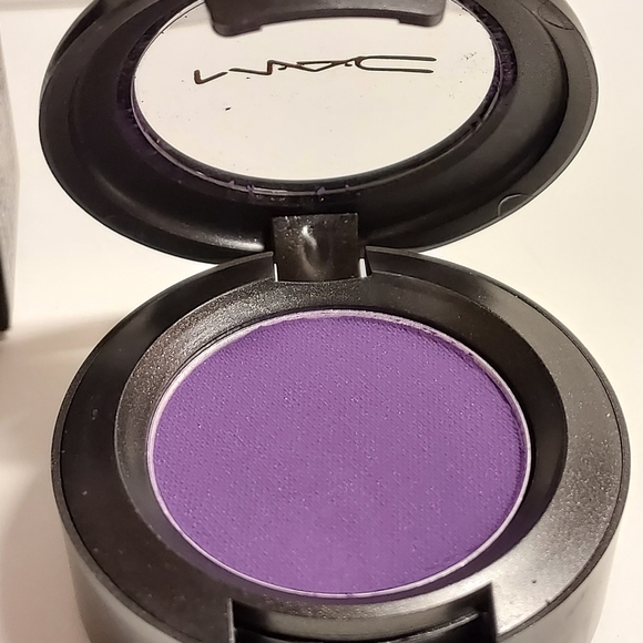 MAC Eye Shadow Satin *POWER TO THE PURPLE* / .05 oz / New in box - Picture 3 of 5